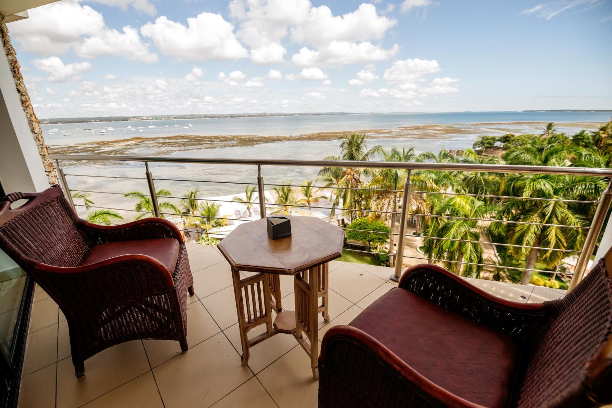 Coral Beach Hotel Дар-эс-Саламе Экстерьер фото